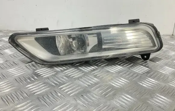 Volkswagen PASSAT B7 Front fog light 3AA941661