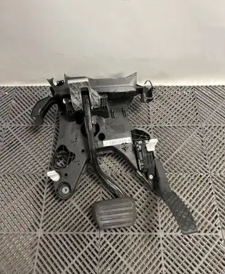 Porsche Cayenne (92A) Brake pedal 7P0723031