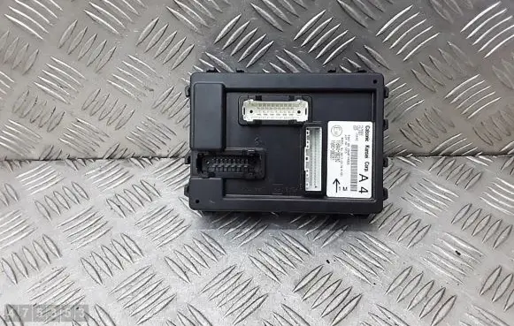 Nissan Juke I F15 Engine control unit/module 284b11kb0c