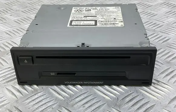 Volkswagen Golf VII Radio/CD/DVD/GPS head unit 5G0035820