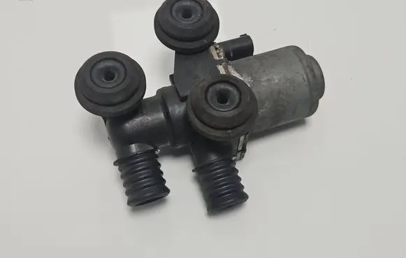 BMW 3 E46 Coolant heater control valve 8369805 020419 1147412144