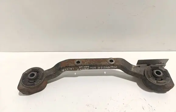 Toyota Highlander XU70 Front differential bracket 523910E070
