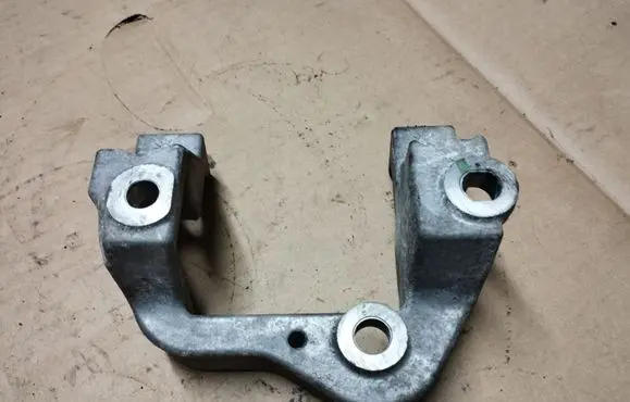 Chrysler Sebring (JS) Engine mounting bracket 05085828AB