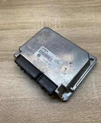 Volkswagen PASSAT B5 Engine control unit/module ECU 3B0907557 5WP4290