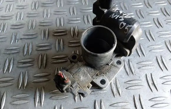 Toyota Corolla E120 E130 Throttle valve 33040 1923002010