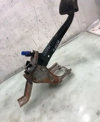 Hyundai Kona II Brake pedal 