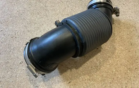 KIA Sorento IV Air intake duct part 28130P2800