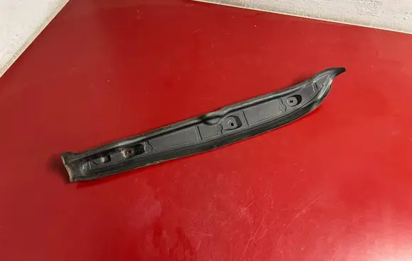 BMW X1 U11 Fender end trim 9462144 51489462144