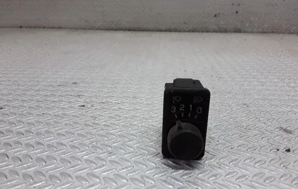 Nissan Primera Headlight level height control switch