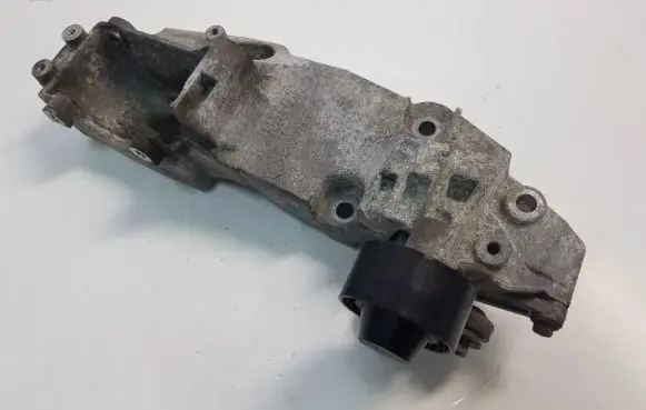Opel Vivaro Generator/alternator