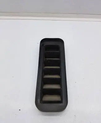 Mitsubishi L200 Quarter panel pressure vent MN148274