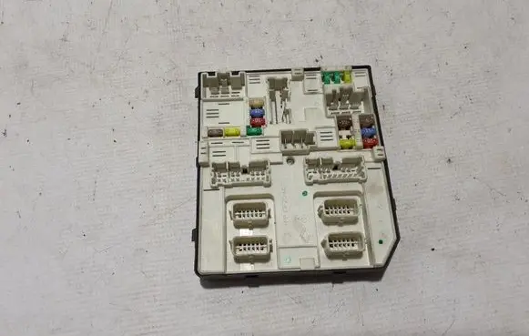 Renault Megane III Fuse module 284B63106R