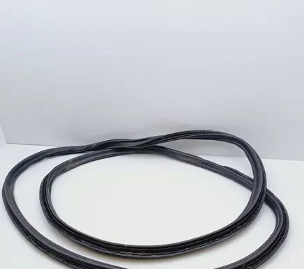 Volkswagen PASSAT B6 Trunk rubber seal (body)
