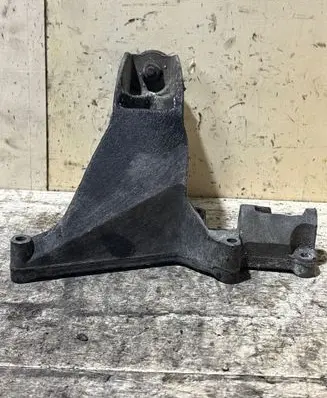 BMW 3 E46 Engine mounting bracket 6753225 22116753225