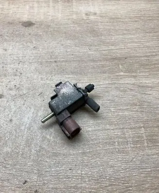 Toyota Corolla E120 E130 Turbo solenoid valve 2586064140 1846003600