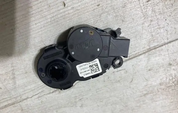 Citroen C3 Air flap motor/actuator T32088B