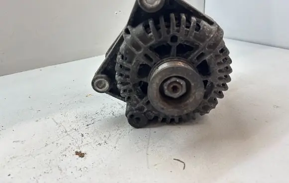 BMW 3 E46 Generator/alternator 7799180