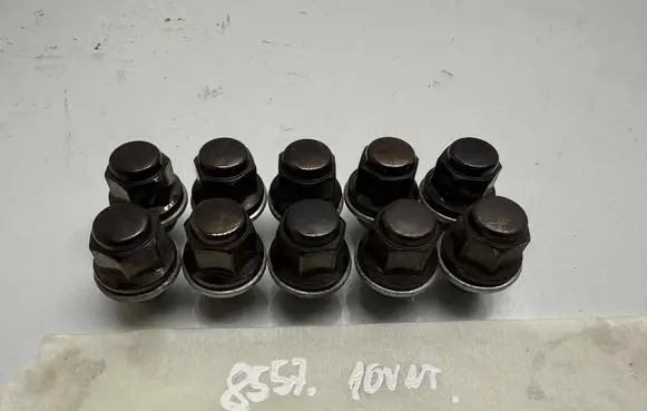 Toyota RAV 4 (XA50) Nuts/bolts 