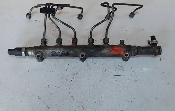 Volvo S60 Fuel main line pipe 8658252 0445215010
