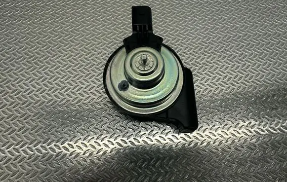 Skoda Fabia Mk3 (NJ) Horn signal 0024082012 5Q0951221A e355307