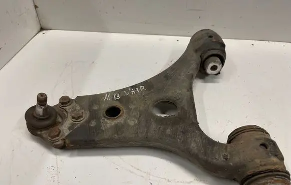 Mercedes-Benz A W169 Front lower control arm/wishbone