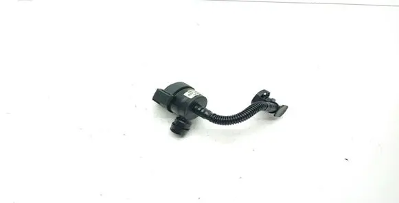 BMW 3 E90 E91 Valve vacuum 7551262