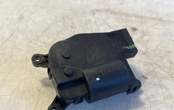 Polestar 2 Air flap motor/actuator 8889079570