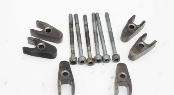 Mercedes-Benz ML W164 Fuel Injector clamp holder 