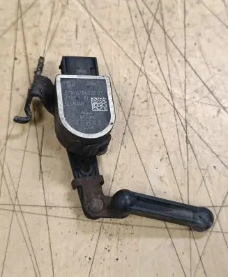 BMW 5 GT F07 Front height sensor lever 3714678407203 37146784072 25916010