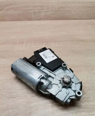 BMW 3 E46 Sunroof motor/actuator 6910471
