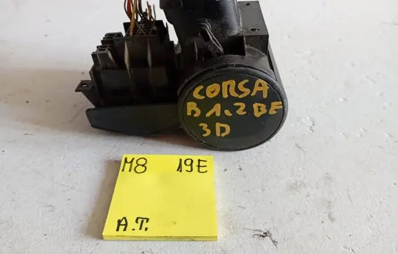 Opel Corsa B Dashboard side air vent grill/cover trim 90381224