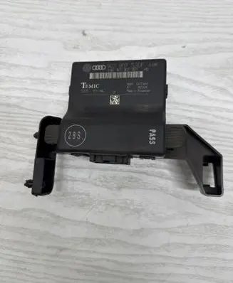 Volkswagen Golf V Gateway control module 1K0907530F 300306 1K0907951