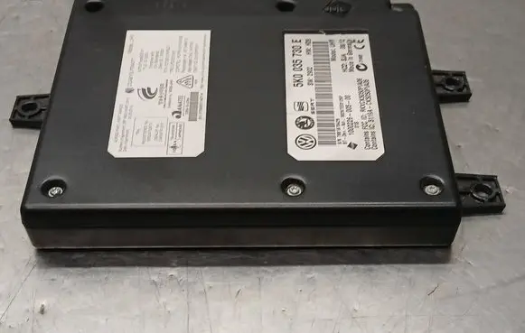 Skoda Octavia Mk2 (1Z) Bluetooth control unit module 5K0035730E 100022600500