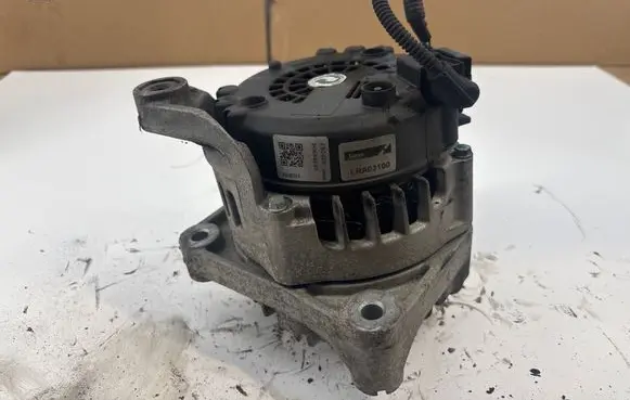 BMW 1 E82 E88 Generator/alternator FG18S019