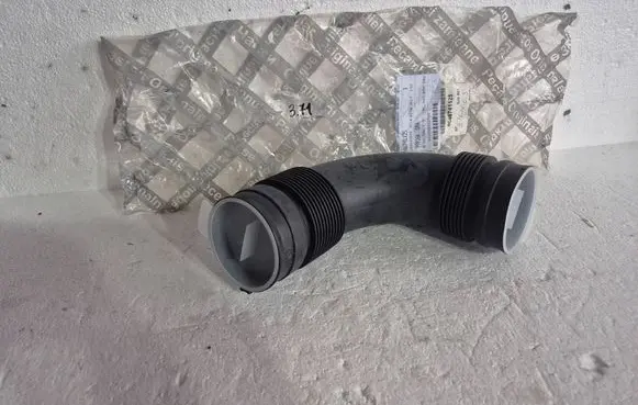 Alfa Romeo 147 Air intake hose/pipe 46741125