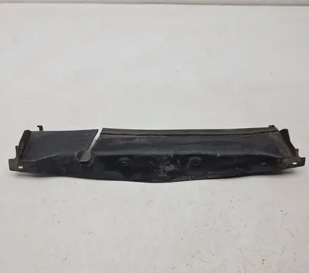 Mercedes-Benz E W124 Radiator trim 