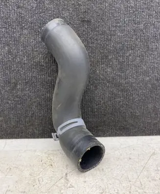 Mercedes-Benz Vito Viano W639 Engine coolant pipe/hose A6395017482