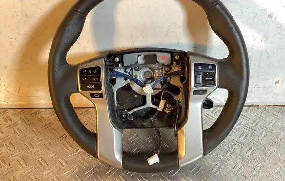 Toyota Land Cruiser (J200) Steering wheel
