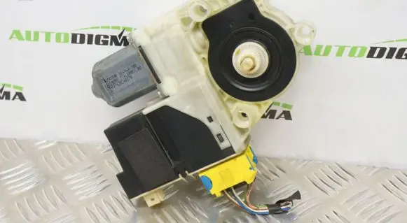 Citroen C4 I Front door window regulator motor 9681574880