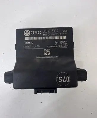 Volkswagen PASSAT B6 Gateway control module 3C0907530C 3C0907951A