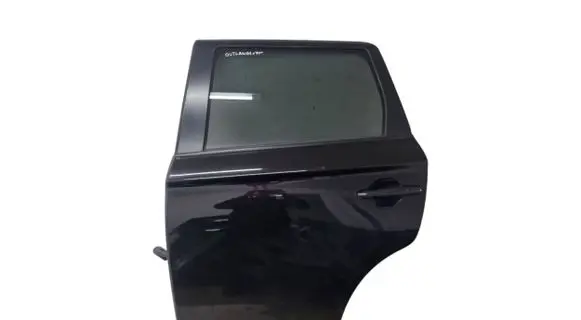 Mitsubishi Outlander Rear door
