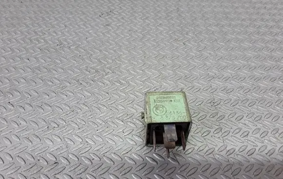 BMW 5 E39 Other relay 61368373700