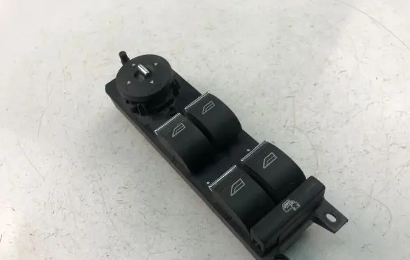 Ford Focus Electric window control switch AM5T14A132DB