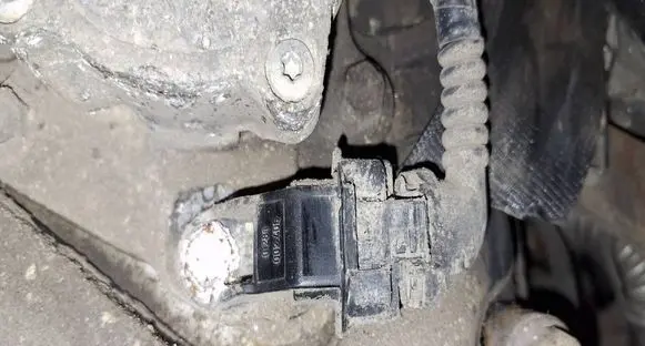 Toyota Yaris Camshaft position sensor 0281002406