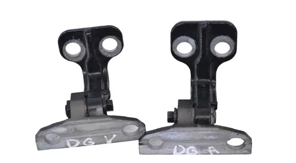 Rear door upper hinge