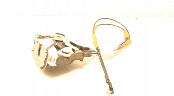 Mitsubishi Grandis Rear door lock
