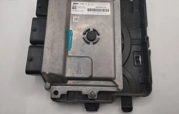 Peugeot 208 Engine control unit/module 9805895780 142031550 V29035181A