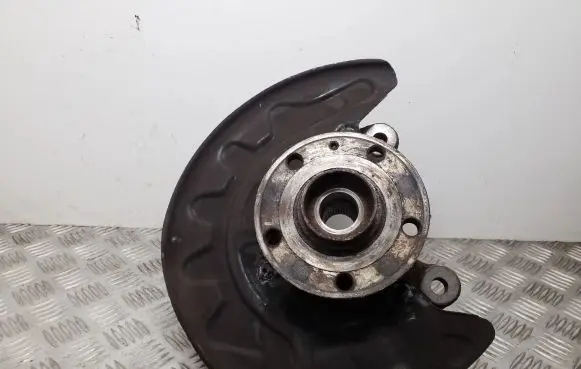 Volkswagen Golf VII Front wheel hub 5Q0256B
