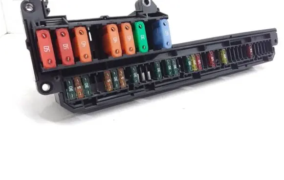 BMW 5 E60 E61 Fuse module 6957330