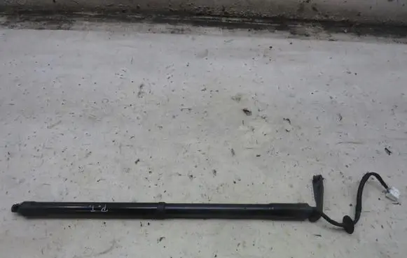 Nissan X-Trail T32 Tailgate strut 